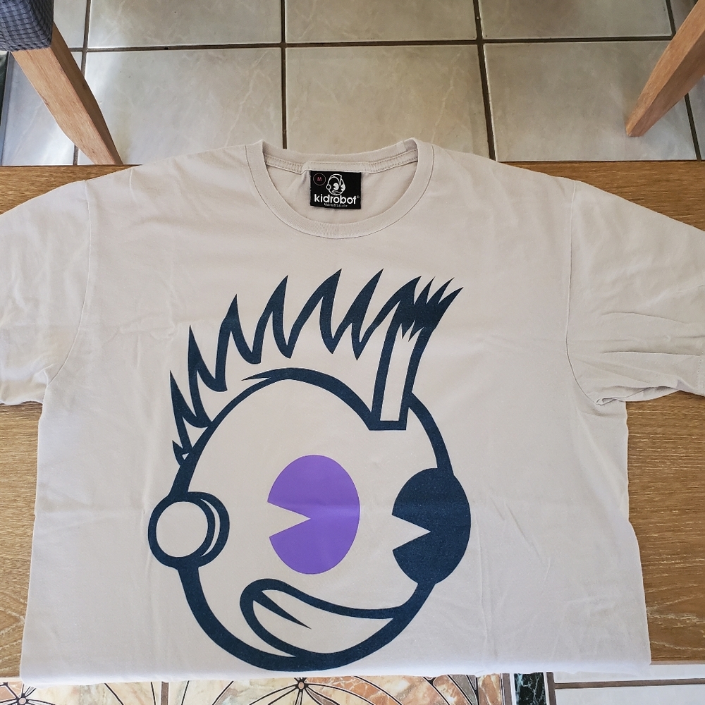 Kidrobot tshirt